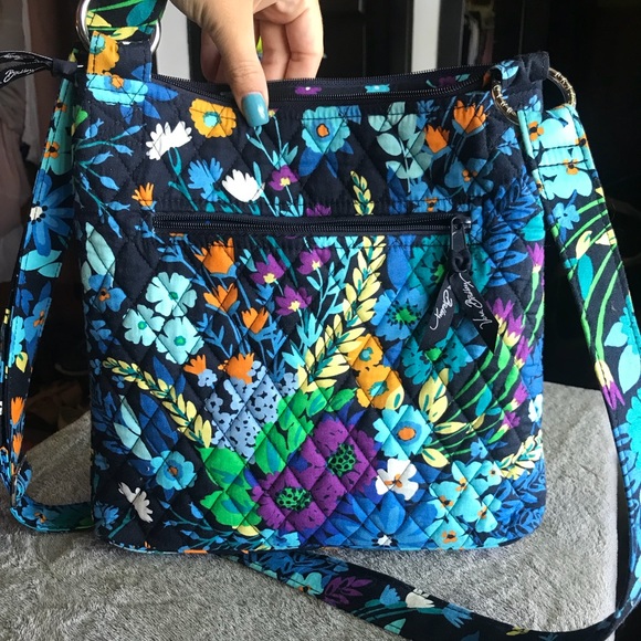 Vera Bradley Cross Body Large - Picture 3 of 3